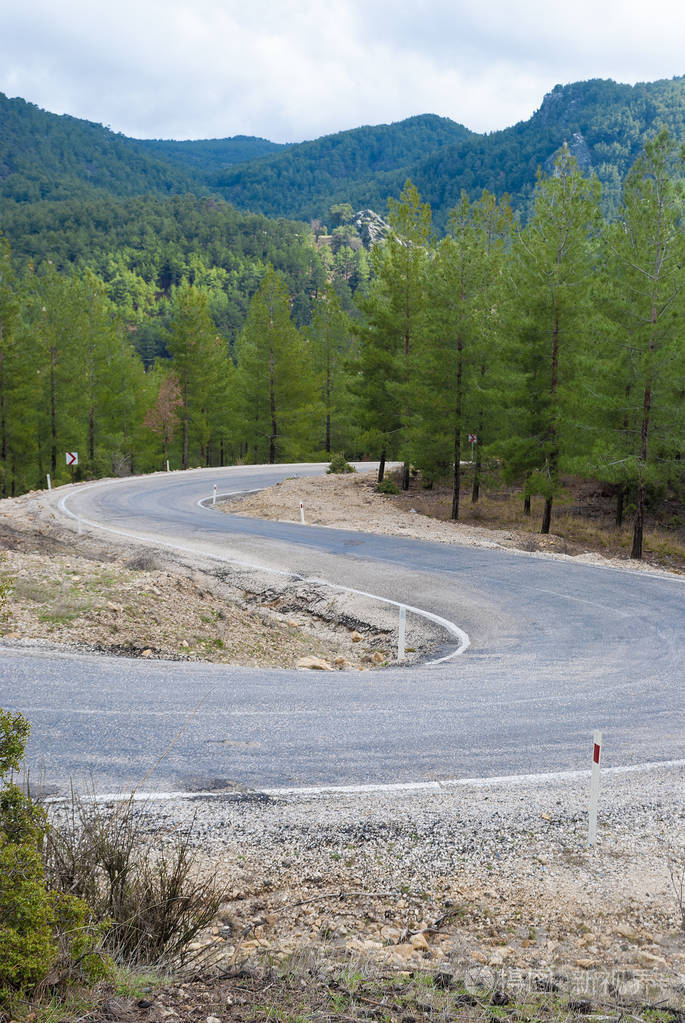 s形打开的山路土耳其
