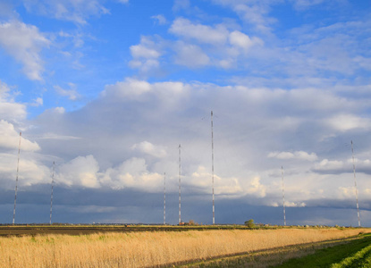 波巨人长波通信塔