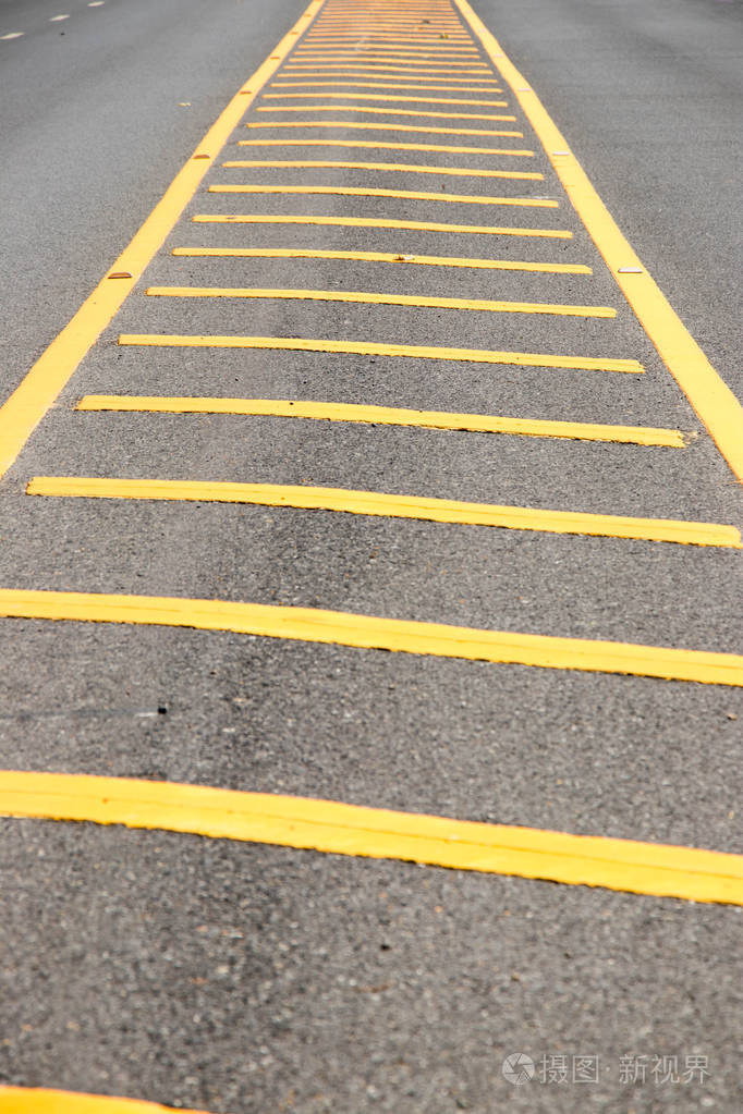 沥青背景黄色道路线照片 正版商用图片0ogglu 摄图新视界 沥青背景黄色道路线照片 正版商用图片0ogglu 摄图新视界