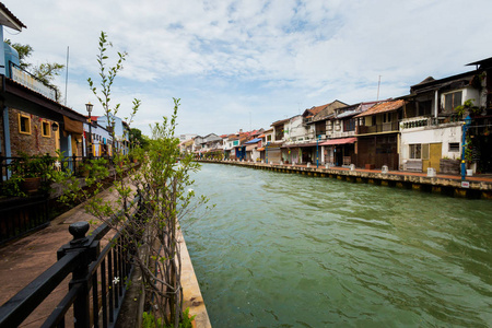 马来西亚马六甲市美丽的殖民建筑和河流。东南亚美丽艺术品