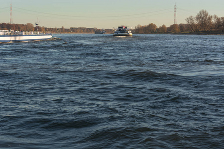 船舶交通在莱茵河