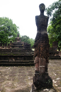 烹古建筑遗址中的佛像观景 Phet 历史公园是一个考古遗址和 Aranyik 地区在烹 Phet, 泰国