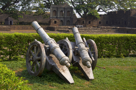 老大炮, Kittur 堡垒复合体, 它由 Kittur 的德赛 Marathas 和 Chennamma, 在1824年反抗英