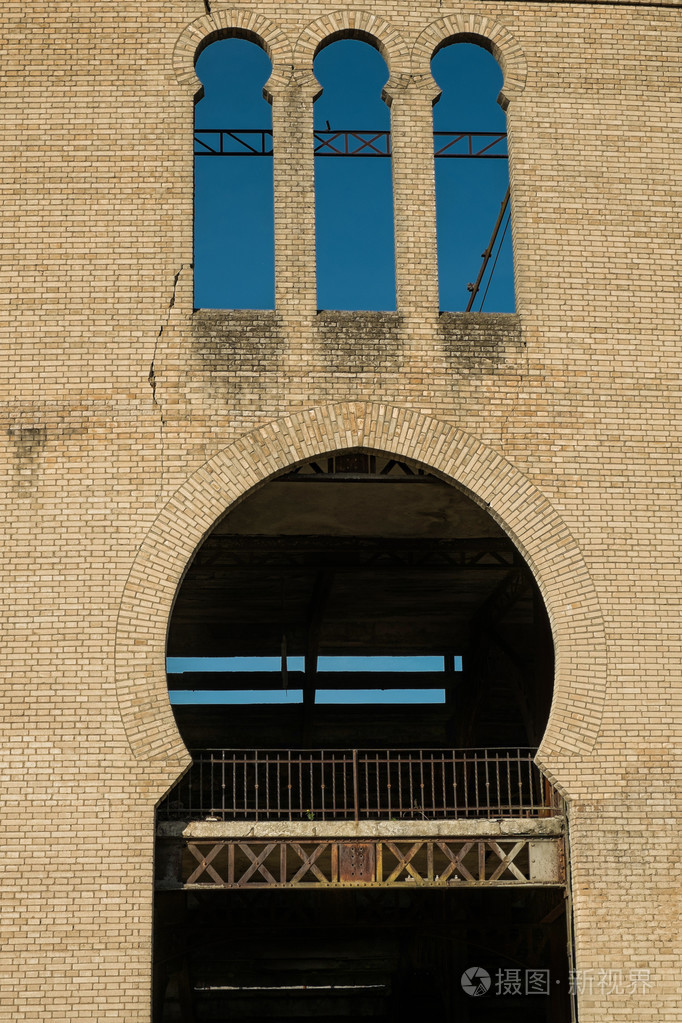 经典的马蹄形拱