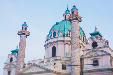 Karlskirche, 圣查尔斯教堂, 位于奥地利维也纳卡尔广场南部的巴洛克教堂, 罗马天主教讲座