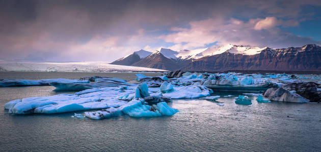 Jokulsarlon2018年5月05日 冰岛 Jokulsarlon 的冰山泻湖