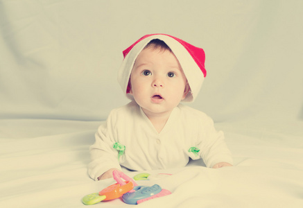 可爱的小快乐圣诞帽子新生儿宝宝
