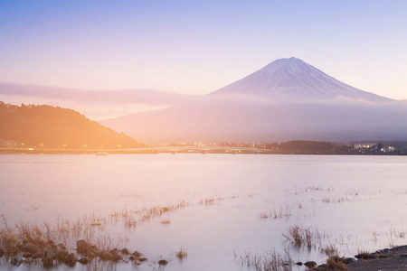 富士火山山上空河口湖, 日本著名的自然景观背景