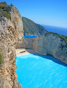 美丽的 Navagio 海滩沉船海滩在希腊扎金索斯岛上的视图