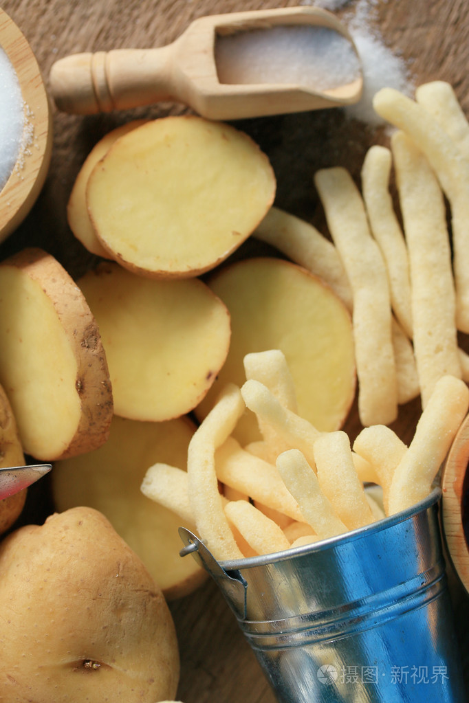 用新鲜的土豆薯条