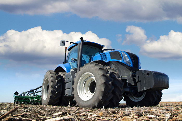 在外地工作的强大拖拉机
