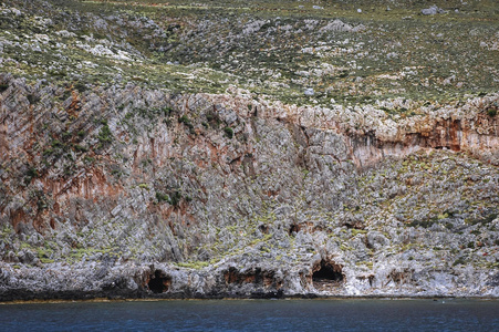 希腊克里特岛的 Gramvousa 半岛岩石海滨