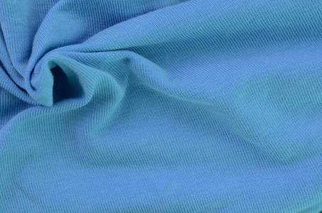 织物的质地以蓝色为颜色。衬衫和衬衣的制作材料
