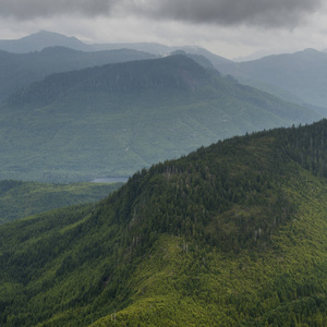 高角度的山谷与山脉, 斯基纳皇后夏洛特地区区, 海达 Gwaii, 格雷厄姆岛, 不列颠哥伦比亚省, 加拿大