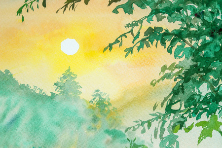 水彩画山水画黄色, 橙色的日出以上的树上有山在天空和云背景, 插图