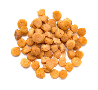 在白色背景上顶视图干贝照片