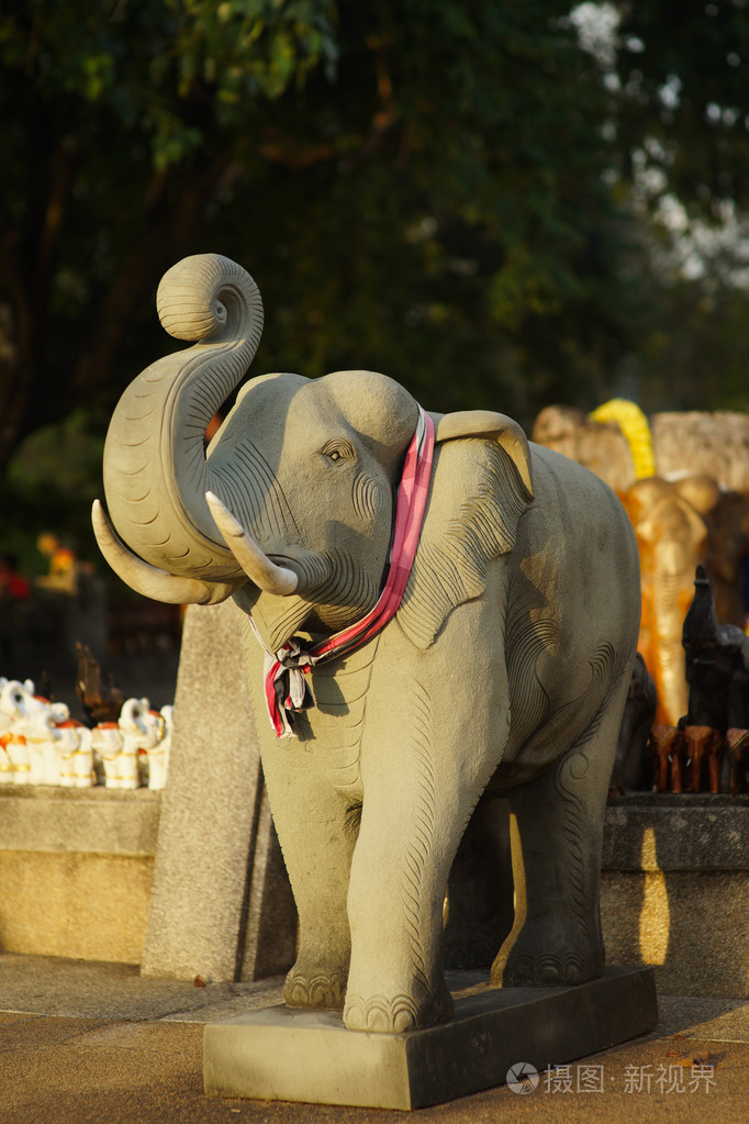 石头雕像大象