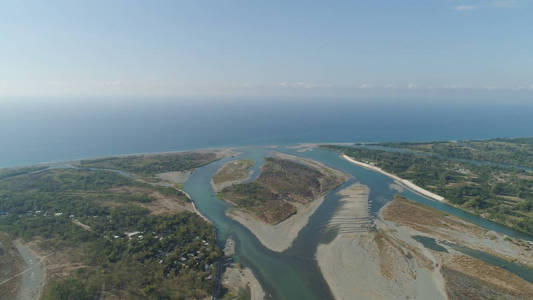 河水流入大海