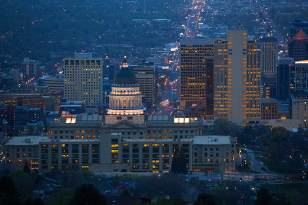 犹他州议会大厦的视图