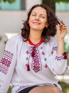 乌克兰妇女在传统礼服