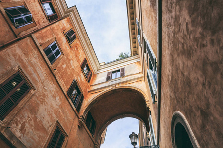 罗马，意大利在旧城的狭窄街道