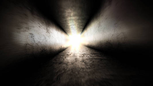 地铁逃生隧道尽头的亮光.走进光照片