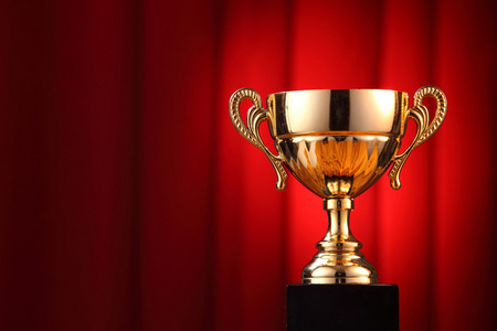 红色的帷幕冠军奖杯照片