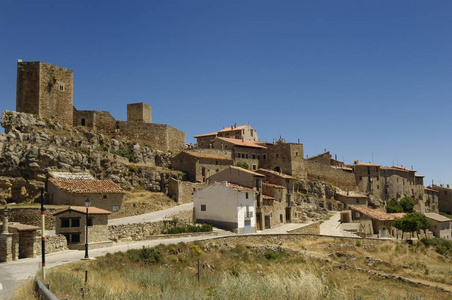 城堡和特鲁埃尔省，西班牙 Puertomingalvo 村