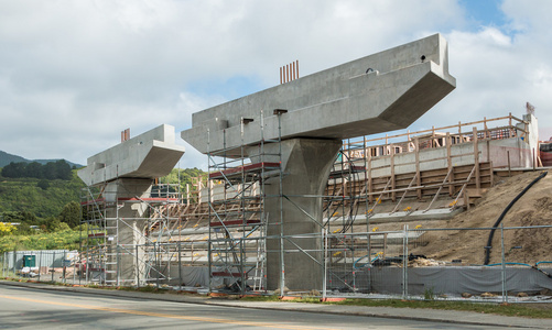 过去的方式建设的高速公路