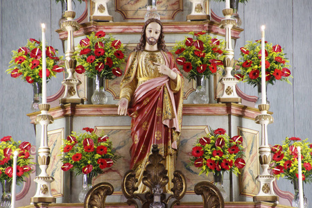 象征耶稣基督圣心的雕像天主教符号