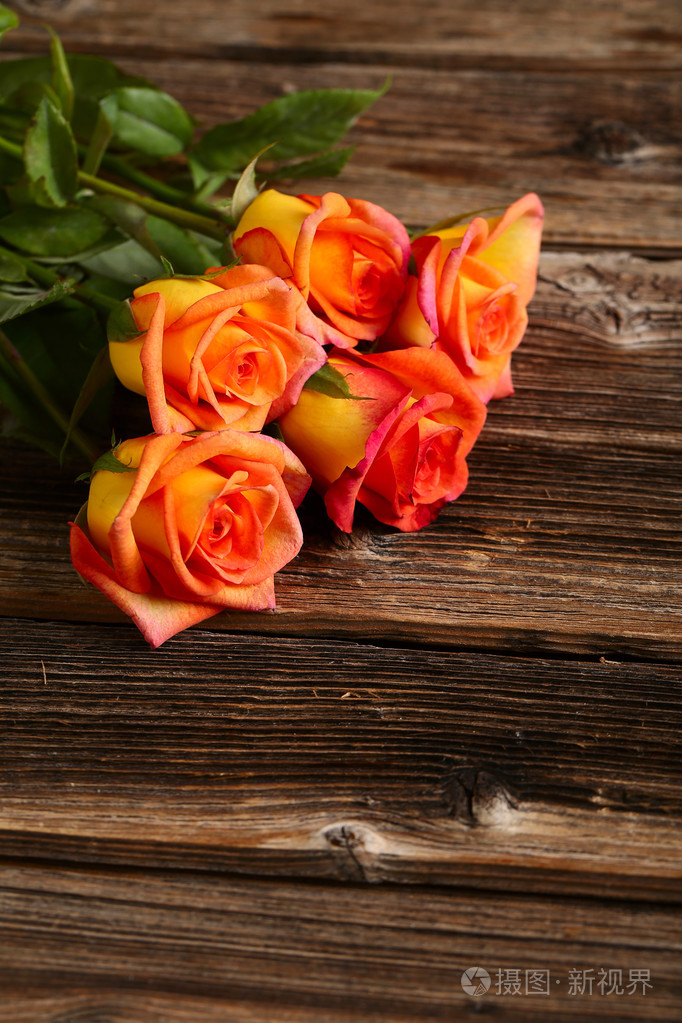 橙色玫瑰的花束