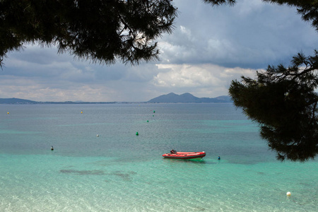 美丽的海滩在马略卡岛, 西班牙。夏天。假期。海水