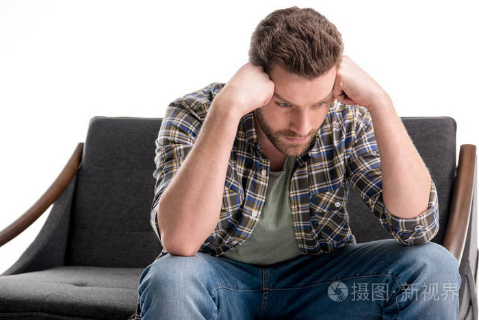 不安的大胡子的男人