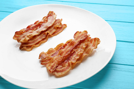 煎培根片照片