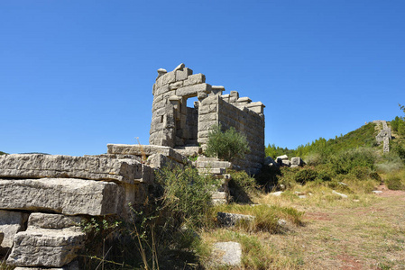 著名的考古遗址附近古 messini，奔，希腊的田园牧歌式的城堡的防御墙