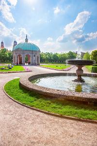 德国春季慕尼黑 Hofgarten 公园戴安娜寺