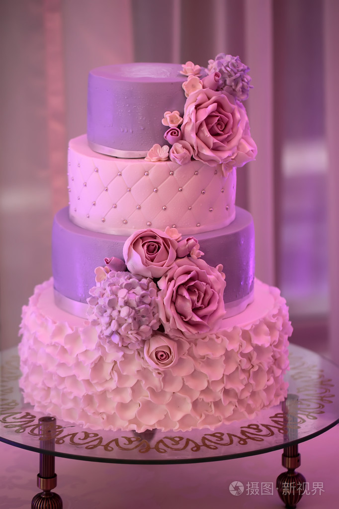 四层婚礼蛋糕