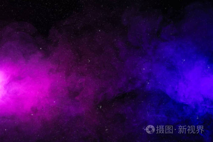 抽象粉红色和紫色烟雾在黑色背景上作为空间与星