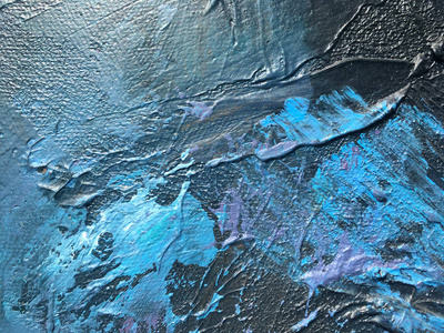 深蓝色背景与自然靛蓝绘画纹理.