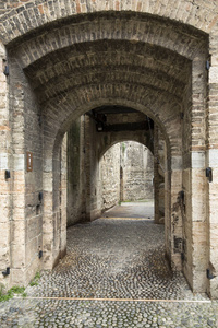 进入城堡在老城西尔米奥的斯卡利杰尔