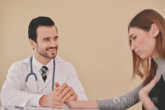 可怕的医学概念 病人在医生的诊断中压力很大 病人关心的是医疗治疗 医生的治疗使病人害怕照片 正版商用图片0oqdwv 摄图新视界 可怕的医学概念 病人在医生的诊断中压力很大 病人关心的是医疗治疗 医生的治疗使病人害怕照片 正版商用图片0oqdwv 摄图新视界