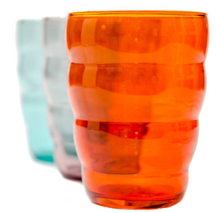 彩色的饮料玻璃，收起来，孤立的 白色的背景
