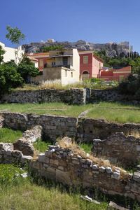 希腊雅典中央普拉卡古希腊集市和新古典主义建筑遗迹的卫城观