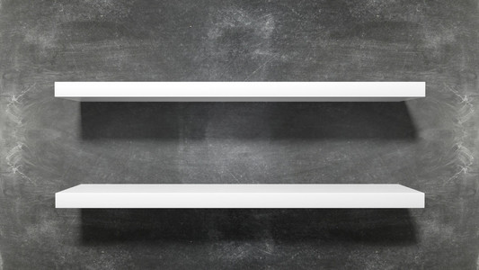 两个白色的空书架上黑板背景