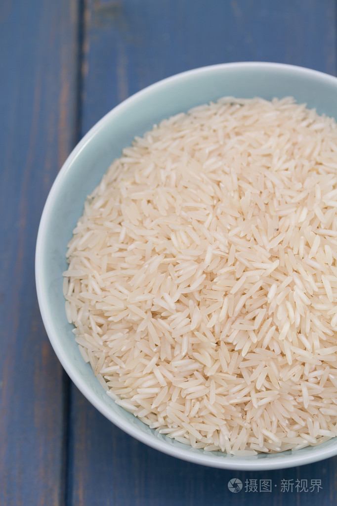蓝色的碗生米