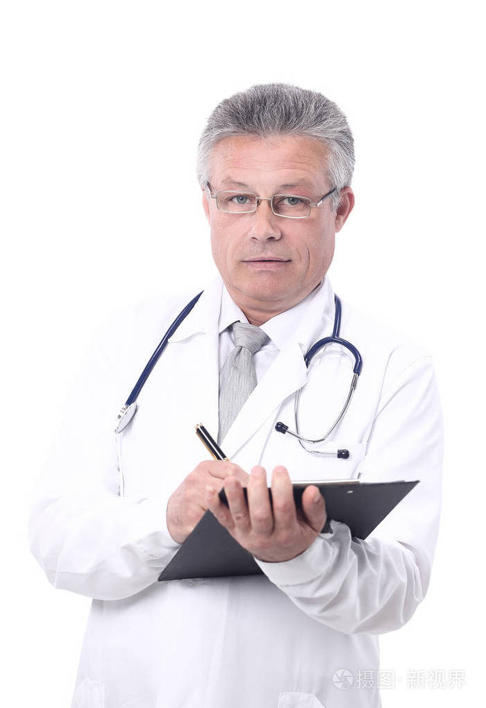 自信的医学博士在白色背景上的肖像