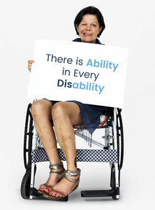 坐在轮椅上的残疾的女