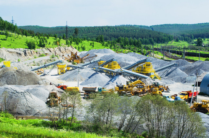采矿和压碎的石材生产照片-正版商用图片0orpcr-摄图新视界