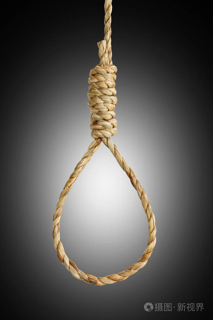 用修剪路径隔离在黑色背景上的绞索绳索