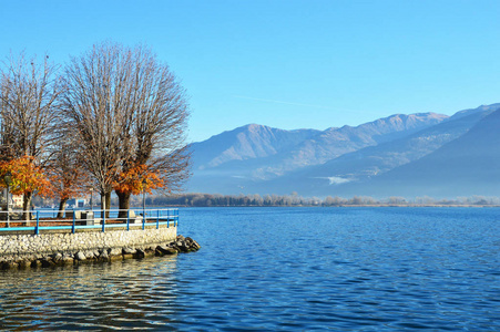美丽的风景，在 Lovere，伊塞奥湖，意大利